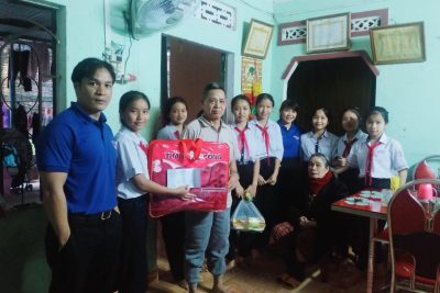 Phong trào “Đền ơn đáp nghĩa” của Liên đội trường PTDTBT THCS Trà Sơn